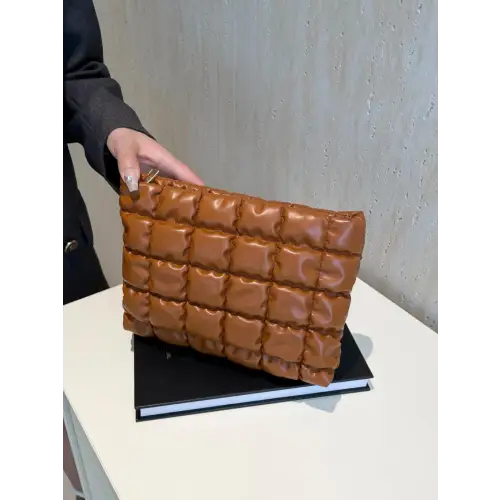 Vibrant Clutch