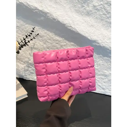 Vibrant Clutch