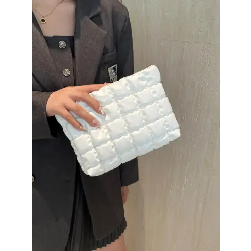 Vibrant Clutch