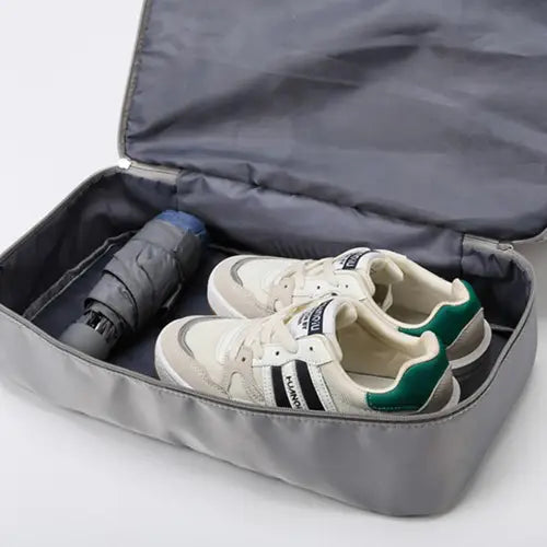 Vibrant Two-Toned Travel Bag