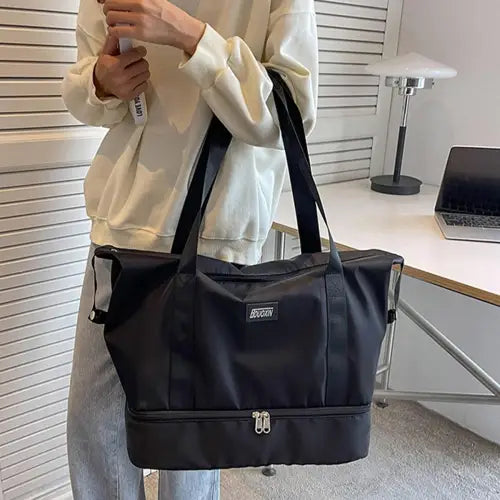 Vibrant Two-Toned Travel Bag
