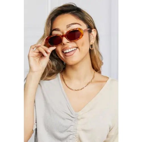 Tortoiseshell Oval Rim Sunglasses