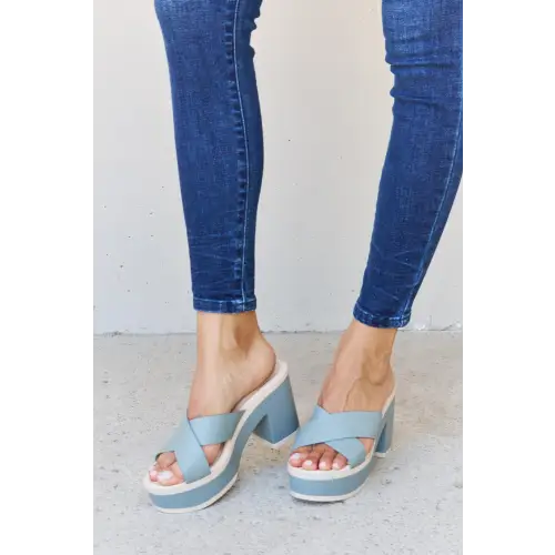 Cherish Blue Contrast Platform Sandals for Summer Chic Light Blue