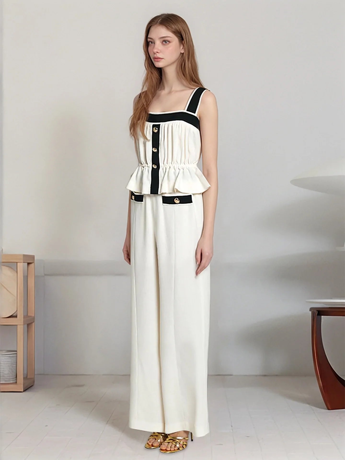 White Set Timeless Design: Luxurious Apparel for Effortless Style and Comfort